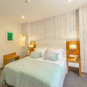 Quarto de Hotel 13